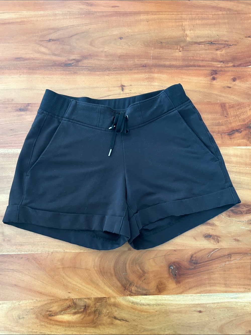 Athleta Brooklyn Shorts sz 2